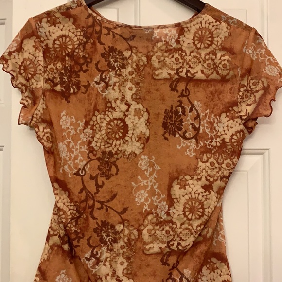 😍 2/$29 TeeCo really pretty thin top L - Picture 10 of 11